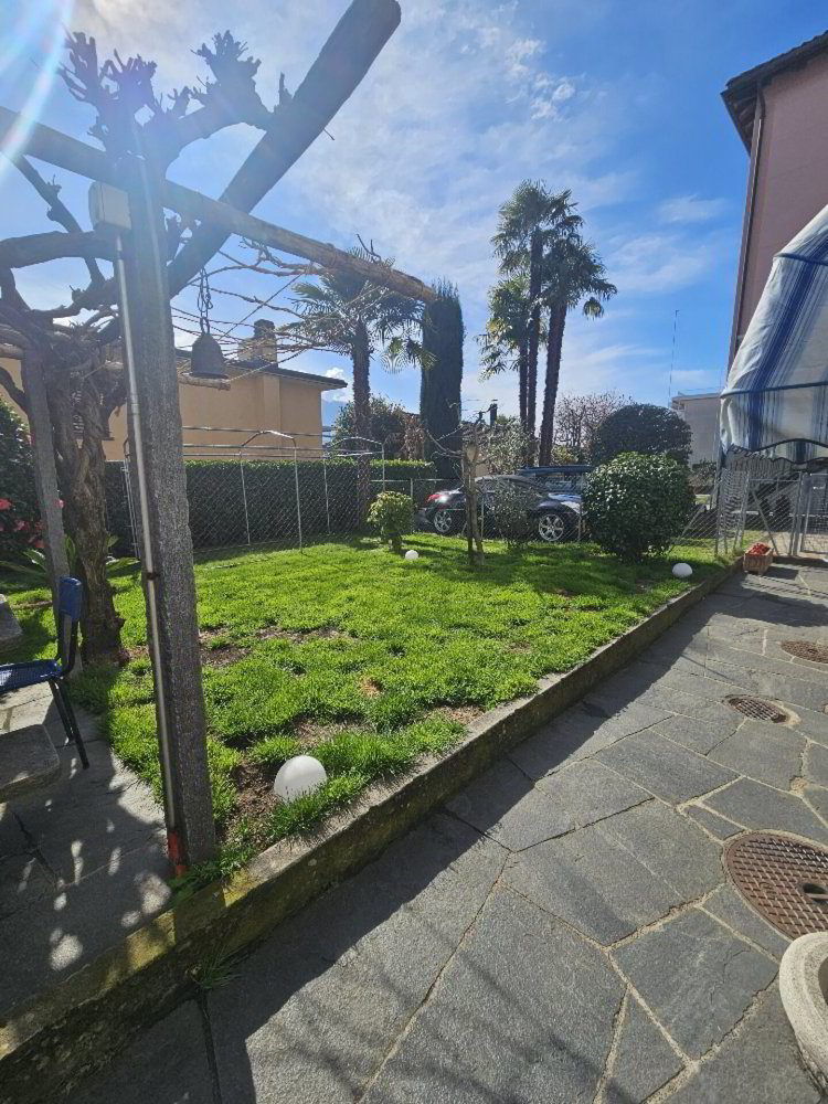 2.5 rooms Apartment to buy in Minusio - image 1/8