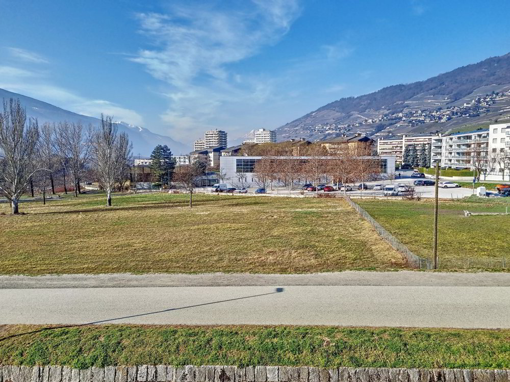 4 rooms Apartment for rent in Sierre - image 1/7