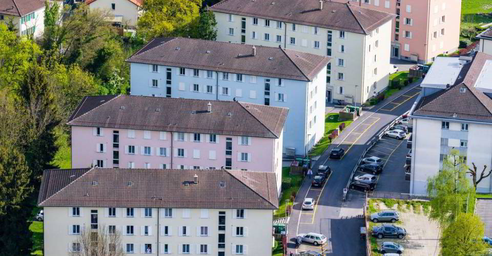 null rooms Office & Commercial for rent in Crissier - image 1/5