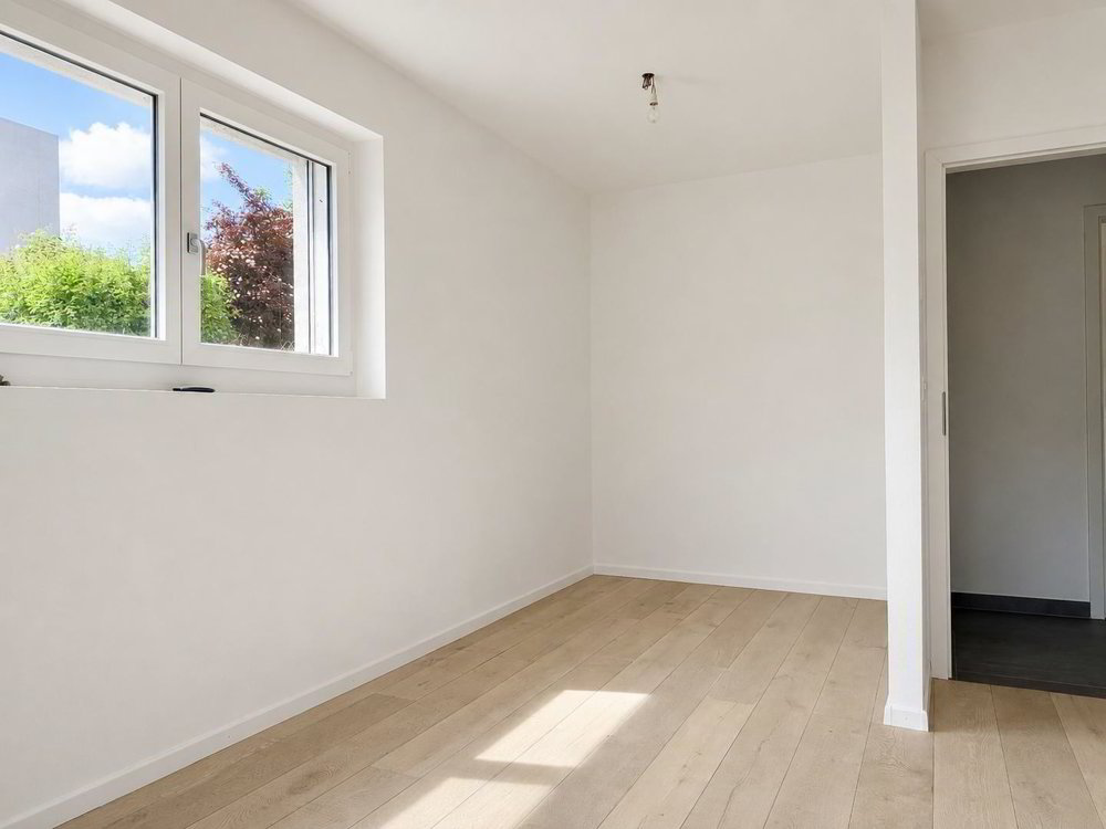 4 rooms Apartment to buy in Sion - image 1/13