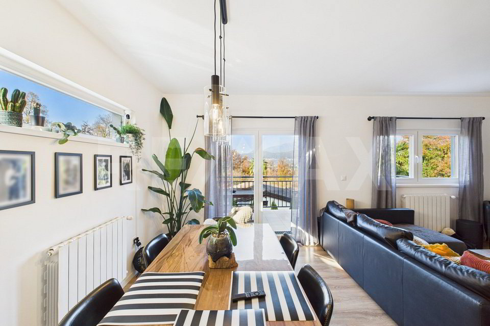 4 Zimmer Haus zum verkaufen in Carabbia - Bild 1/13