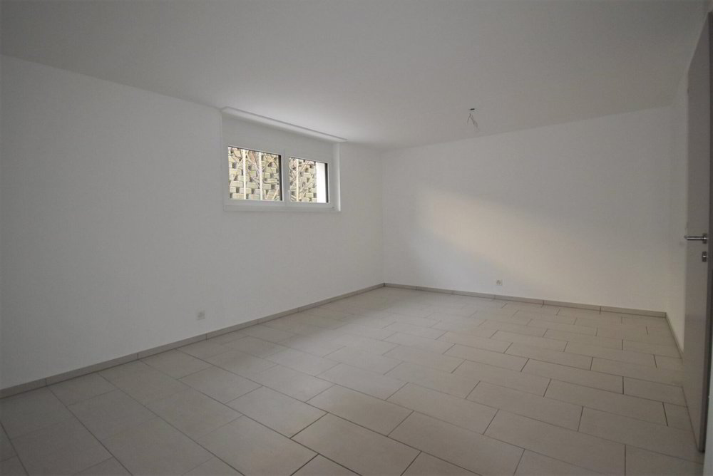 4.5 rooms House for rent in Vétroz - image 1/8
