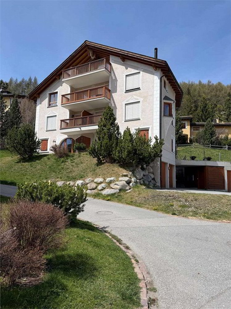 4.5 rooms Apartment to buy in Zuoz - image 1/13