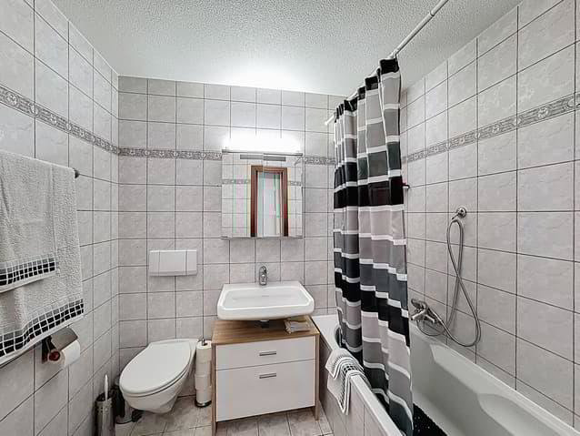 5.5 rooms Apartment to buy in La Chaux-de-Fonds - image 1/13