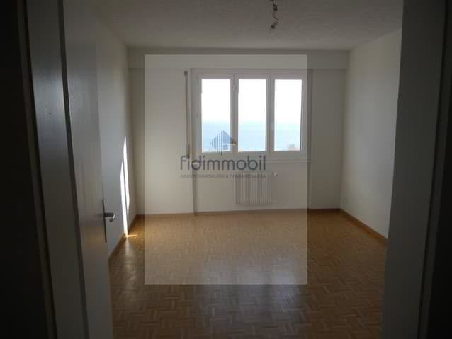APPARTEMENT DE 4 PIÈCES AVEC MAGNIFIQUE VUE SUR LE LAC - Ansicht 4