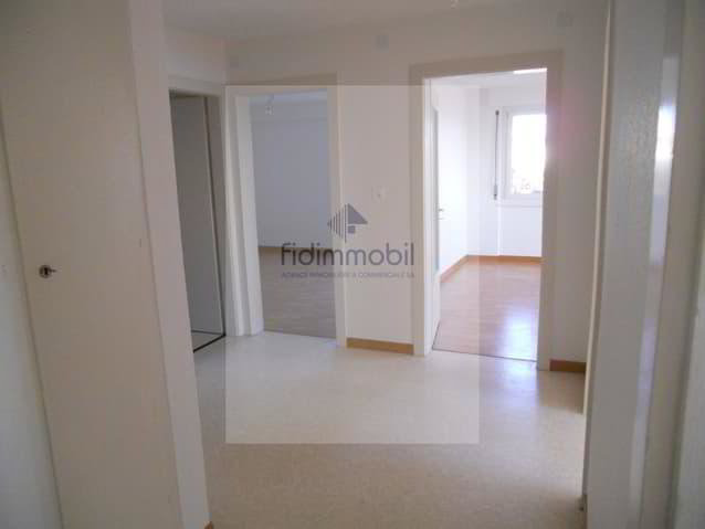 APPARTEMENT DE 4 PIÈCES AVEC MAGNIFIQUE VUE SUR LE LAC - Ansicht 5