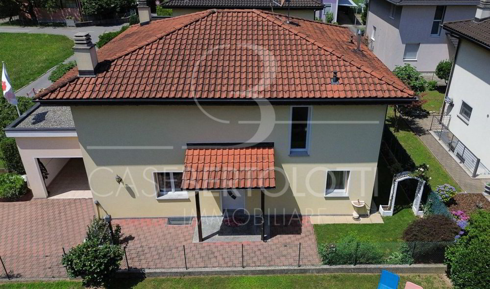5.5 rooms House to buy in Cadenazzo - image 1/12