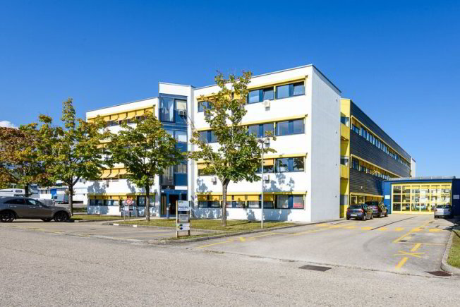 null rooms Office & Commercial for rent in Gland - image 1/1