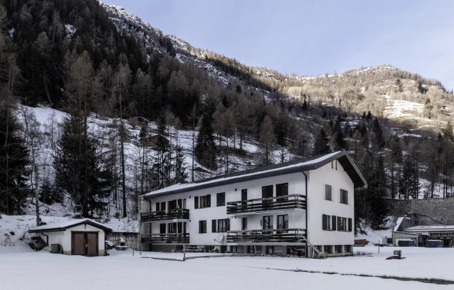4 rooms Apartment for rent in Goppenstein - image 1/1