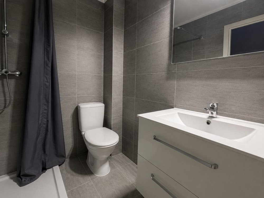 1 rooms Apartment for rent in St-Maurice - image 1/5
