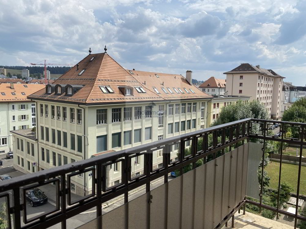 Appartement 4 pièces à louer à La Chaux-de-Fonds - image 1/8