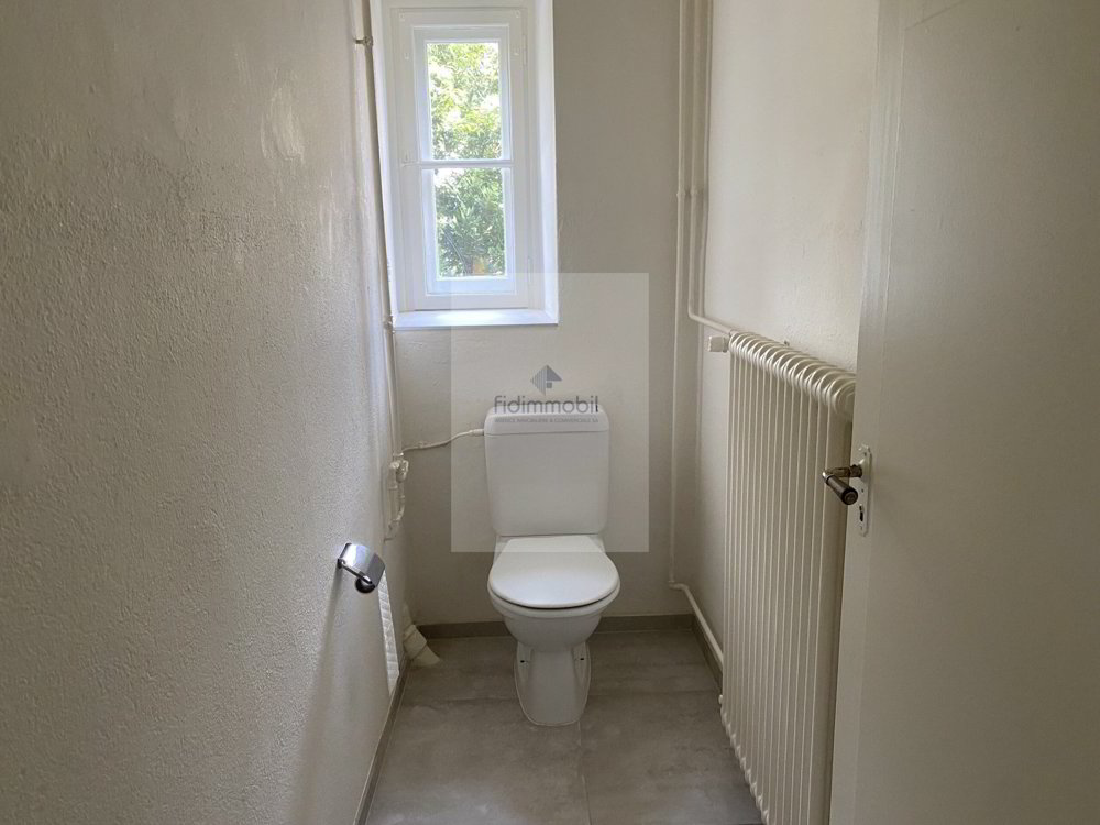 Appartement 2 pièces à louer à La Chaux-de-Fonds - image 1/6