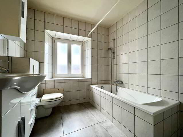 Appartement 2.5 pièces à louer à St-Imier - image 1/5
