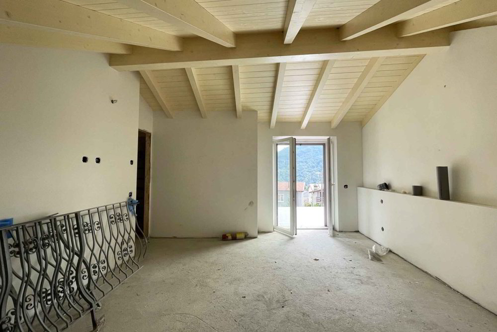 GRANDE CASA 6.5 LOCALI INTERAMENTE RINNOVATA A MIGLIEGLIA - Ansicht 2