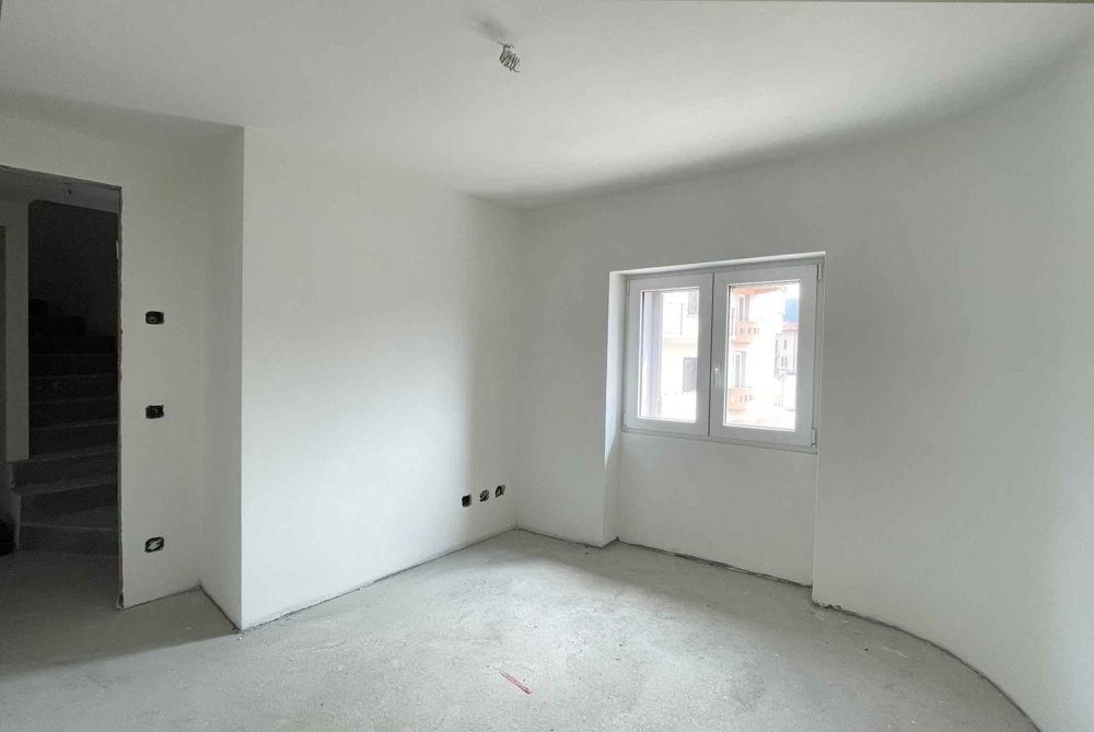GRANDE CASA 6.5 LOCALI INTERAMENTE RINNOVATA A MIGLIEGLIA - Mehr