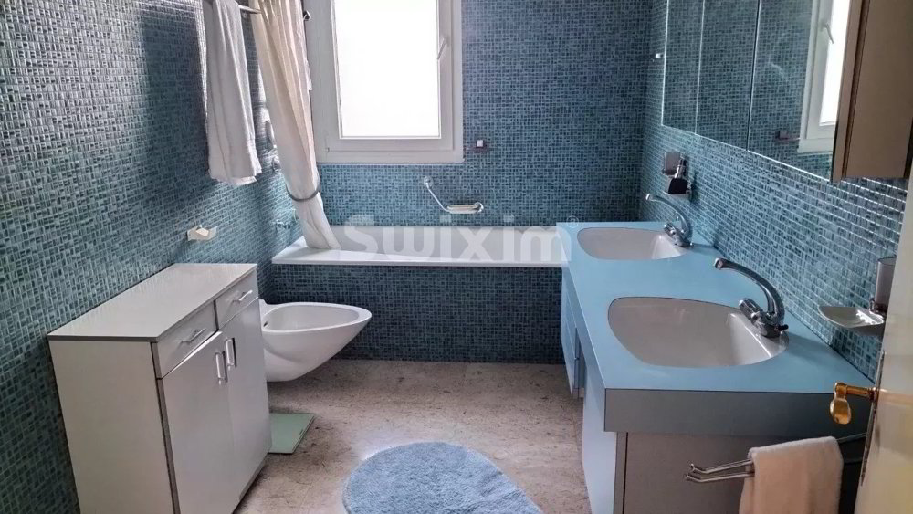 Maison 7 pièces à louer à Neuchâtel - image 1/6