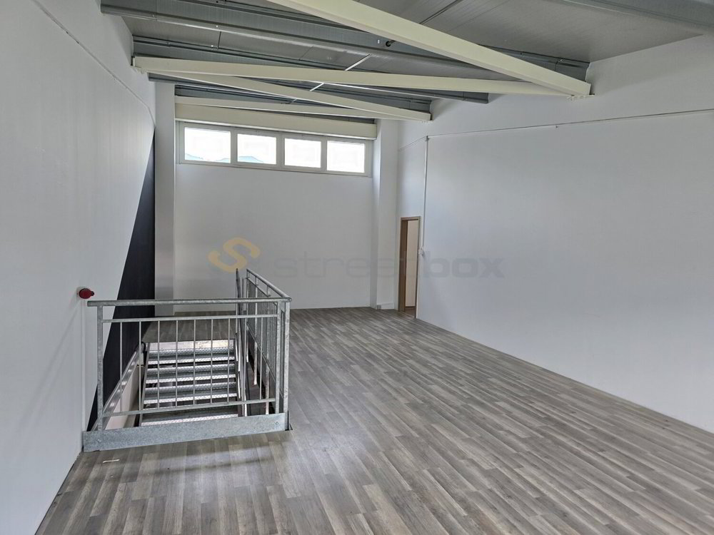 null rooms Office & Commercial for rent in Aigle - image 1/6