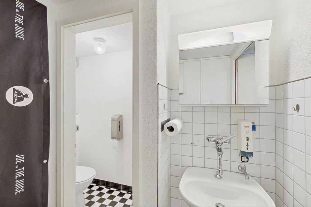 null rooms Office & Commercial for rent in Zürich - image 1/10