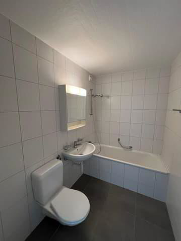 2 Zimmer Wohnung zu vermieten in Couvet - Bild 1/5