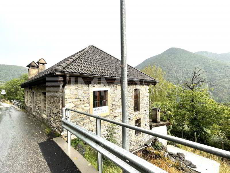 7 rooms House to buy in Auressio - image 1/7