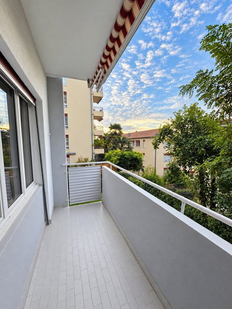 3 rooms Apartment for rent in Losanna - image 1/7