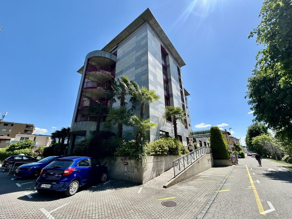 5 rooms Office & Commercial for rent in Agno - image 1/16