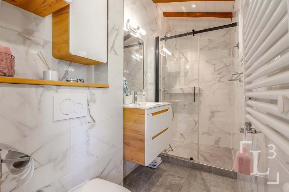 5.5 rooms House to buy in Le Vaud - image 1/16