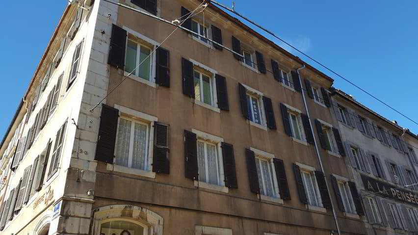 5 rooms Office & Commercial for rent in La Chaux-de-Fonds - image 1/3