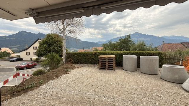 4 rooms Apartment for rent in Morlon - image 1/8