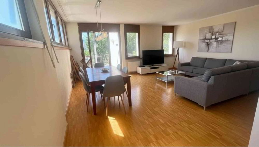 Exklusive und möblierte 2.5-Zimmer-Wohnung in ruhiger - Ansicht 2