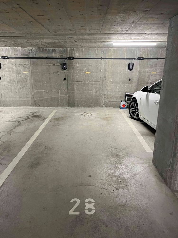 null rooms Car park, garage for rent in Chur - image 1/1