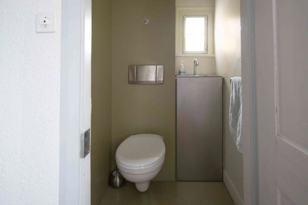 3 rooms Office & Commercial for rent in St. Gallen - image 1/10