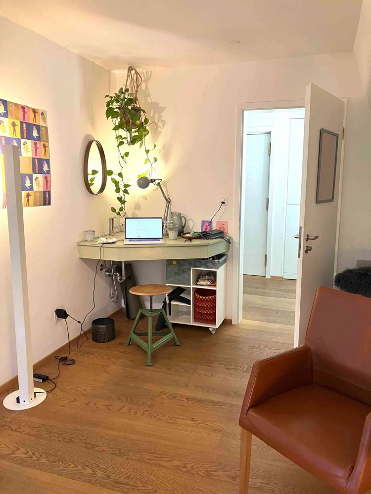 1 rooms Office & Commercial for rent in Zürich - image 1/3