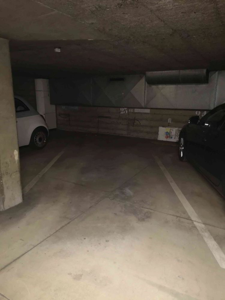 null Zimmer Parkplatz, Garage zu vermieten in Ginevra - Bild 1/4