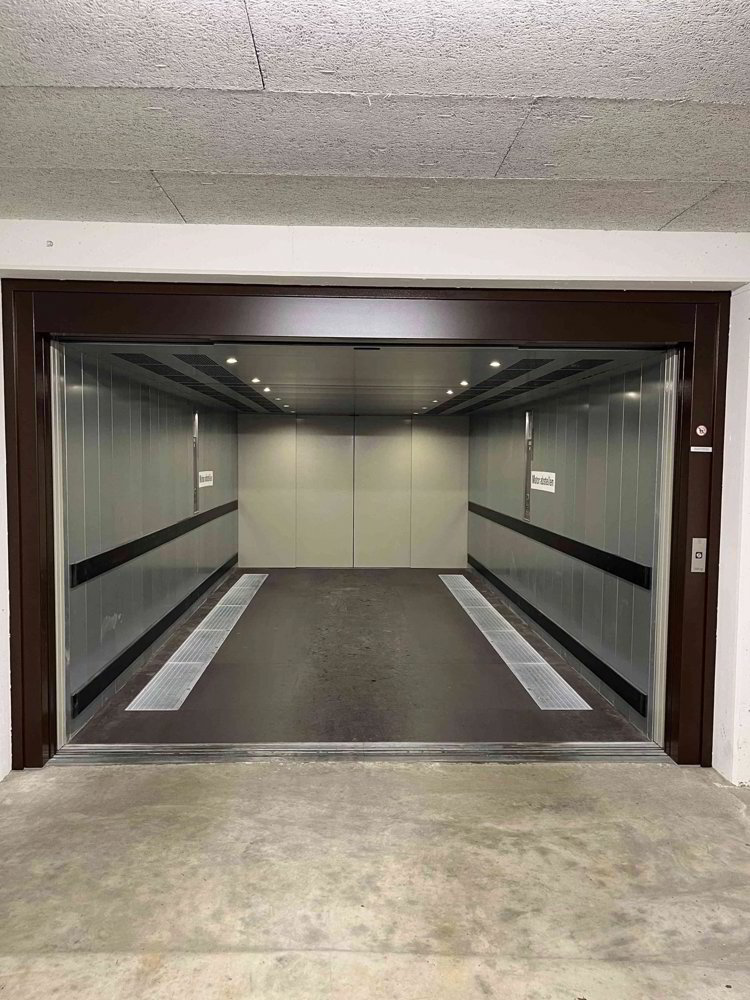 null rooms Car park, garage for rent in Zurich - image 1/3