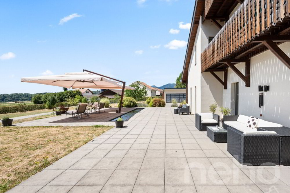 10 rooms House to buy in Fontaines-sur-Grandson - image 1/12