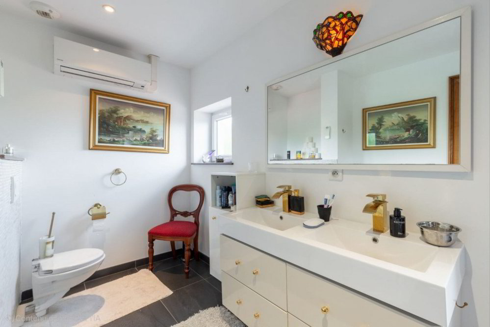 Casa di 7 locali in vendita a Pruntrut - immagine 1/10