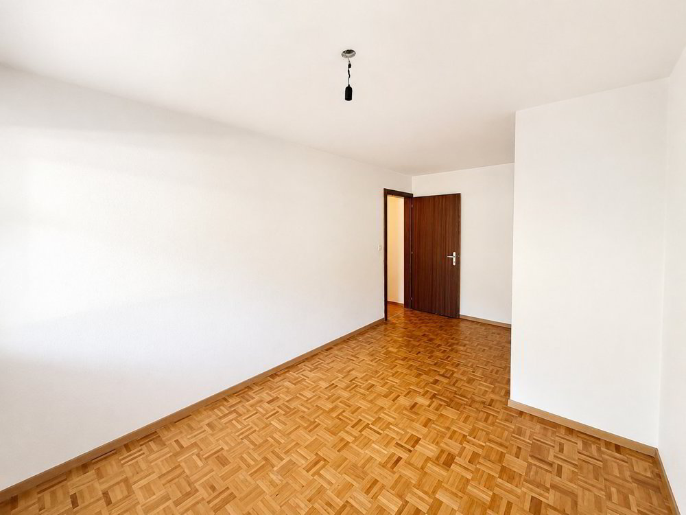 5 rooms Apartment to buy in Aigle - image 1/13