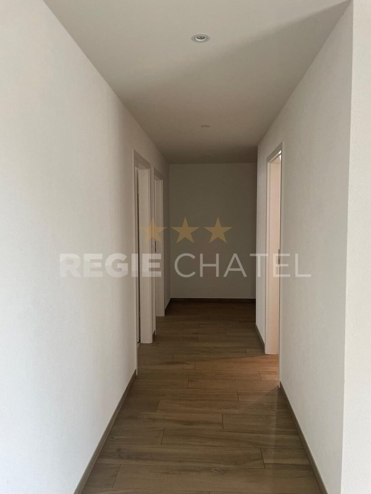 3 rooms Apartment for rent in Châtel-St-Denis - image 1/6