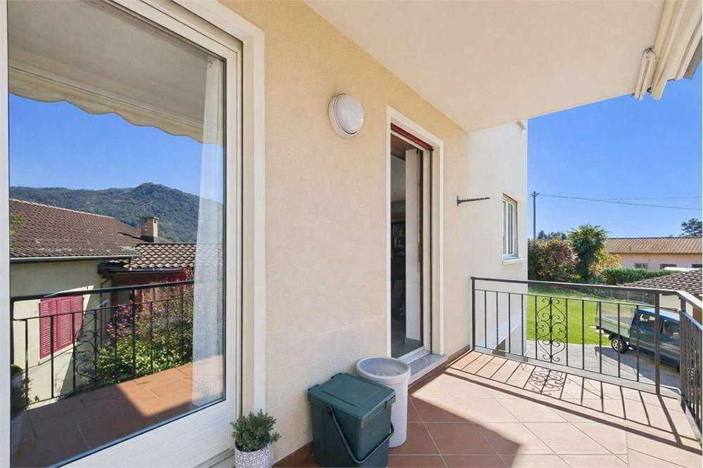 Appartement 4.5 pièces à louer à Davesco-Soragno - image 1/10
