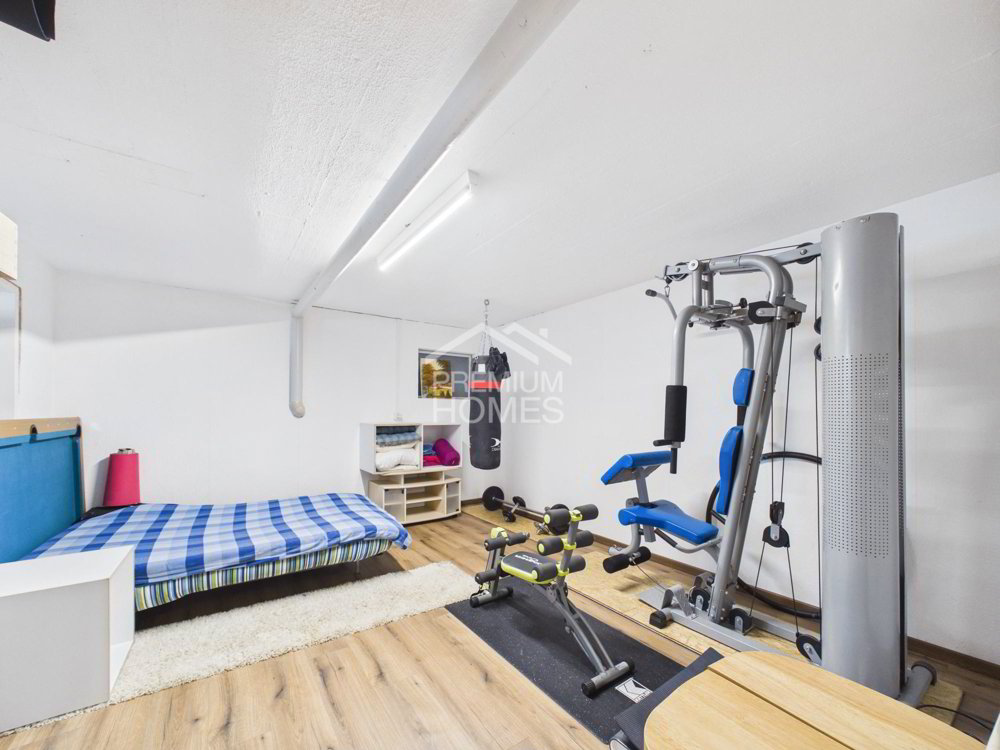 5 rooms House to buy in Winterthur - image 1/11