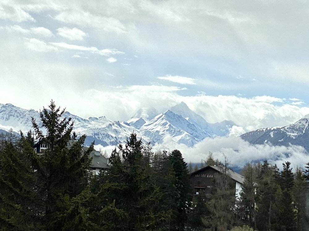 Appartement 4 pièces à louer à Crans-Montana - image 1/12