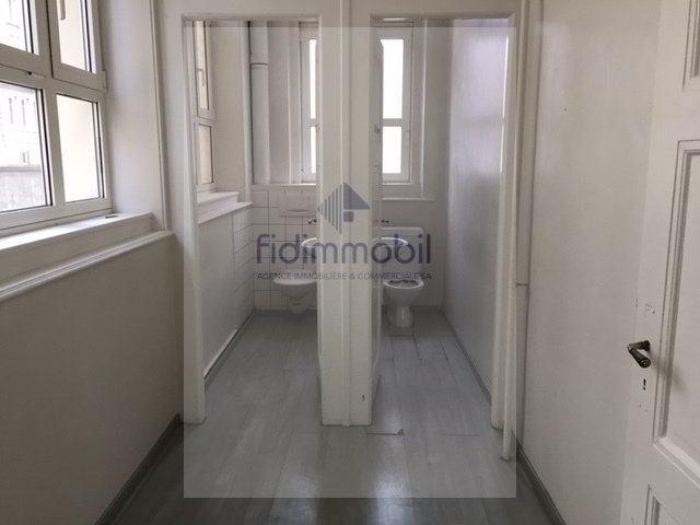 Ufficio & Commercio di null locali in affitto a La Chaux-de-Fonds - immagine 1/3