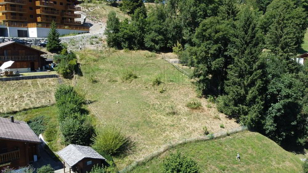 Gryon Immo bietet eine schöne Parzelle in der Nähe aller Annehmlichkeiten - More