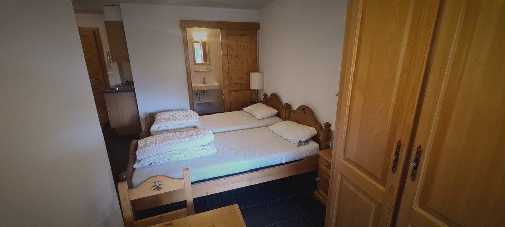3 rooms Apartment to buy in Val-d'Illiez - image 1/11