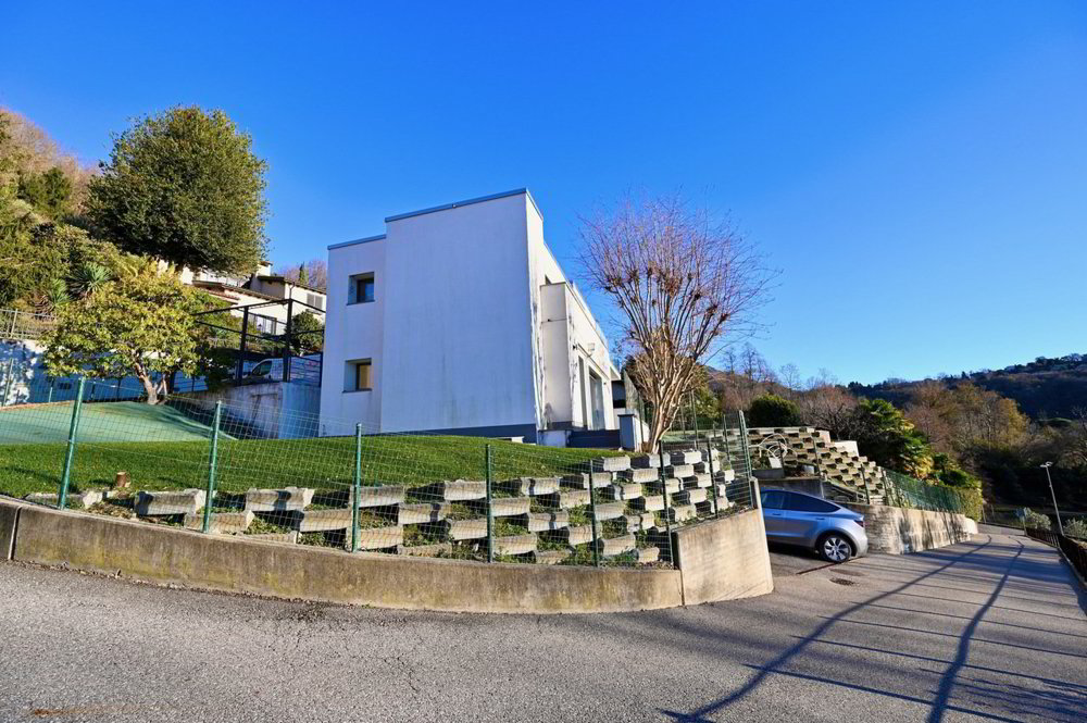 Maison 8 pièces à acheter à Muzzano - image 1/4