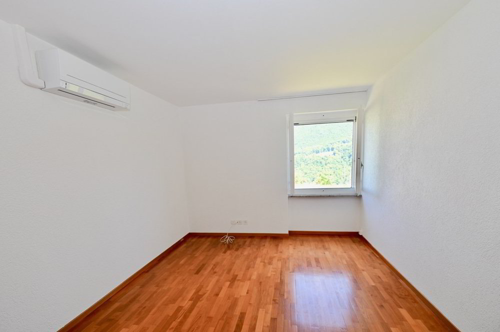 5 rooms House to buy in Montagnola - image 1/13