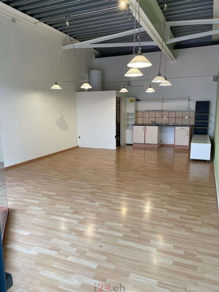 null Zimmer Büro zu vermieten in Niederurnen - Bild 1/2