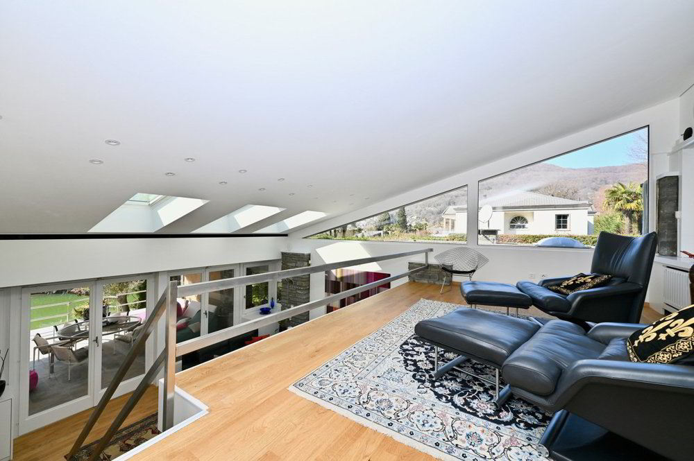 9 rooms House to buy in Caslano - image 1/13