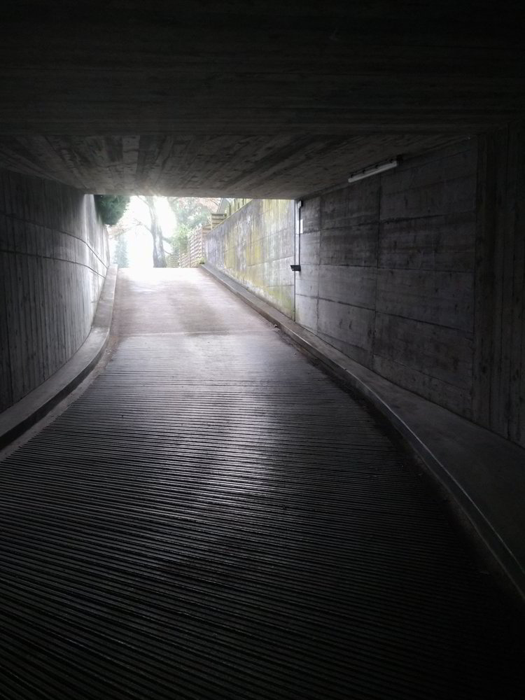 Parcheggio, garage di null locali in affitto a Fällanden - immagine 1/3